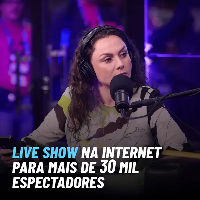 Dançarinos performando no palco principal